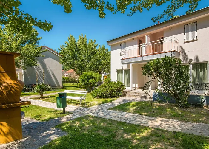 1 Bedroom Stunning In *