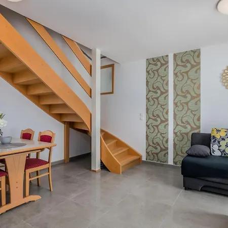 1 Bedroom Stunning In Apartment Baska (Krk)