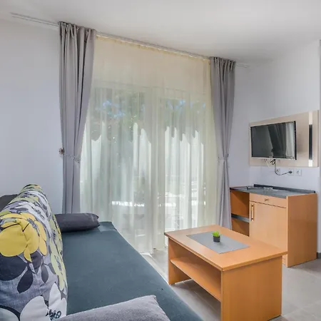 Apartment 1 Bedroom Stunning In *