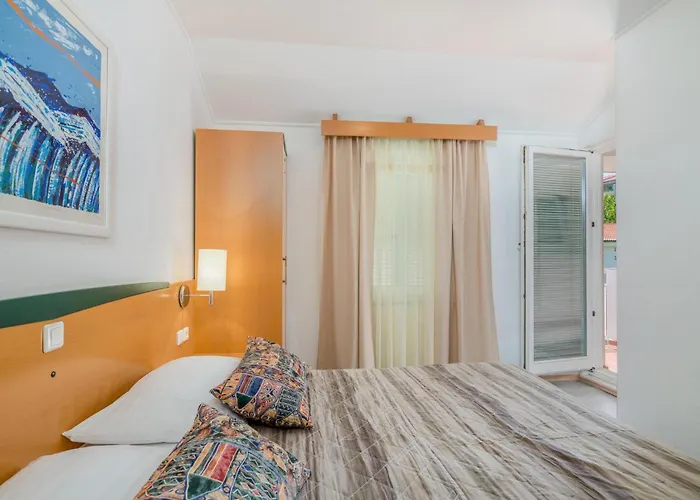 1 Bedroom Stunning In Apartament *